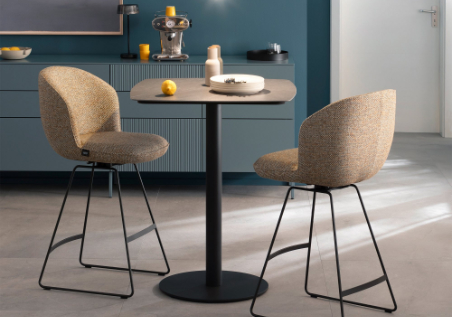 Dining Chairs & Bar Stools