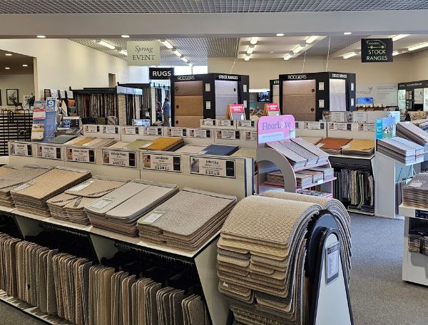 CARPETS & FLOORING