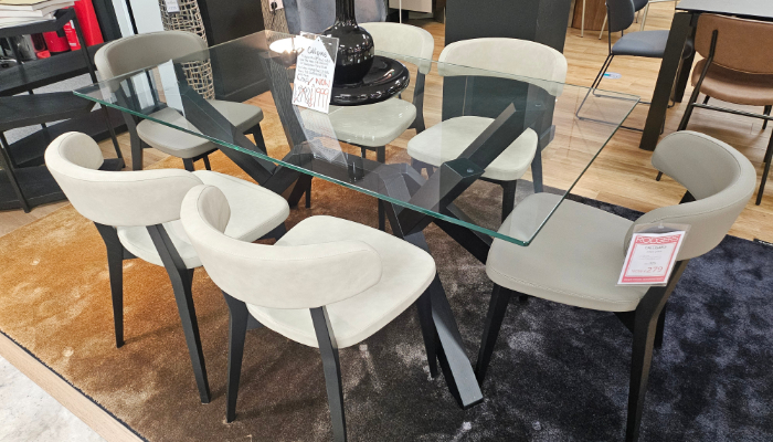 Dining Table & 6 Dining Chairs