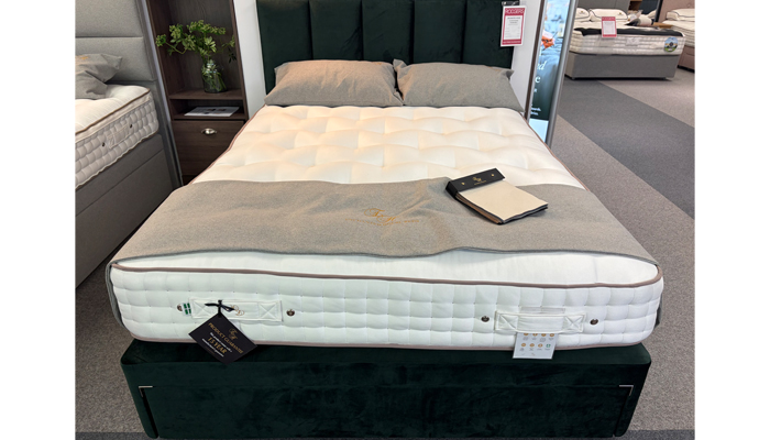 150cm Kingsize Divan Set With 3 Drawers And Headboard