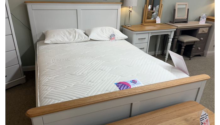 Kingsize Bed And Underbed Chest