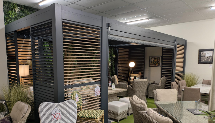 6x3 Pergola + 8 Panel + 1x Pull Down Screen 