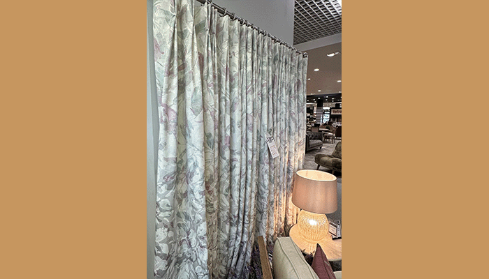 1 Pair Of Double Pinch Curtains
