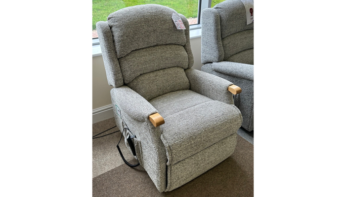 Standard Dual Motor Riser Recliner - Fabric Valencia Fern & Light Oak Knuckles
