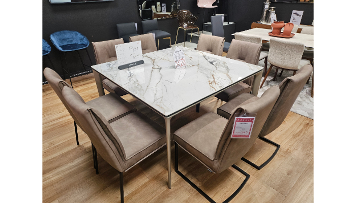 Dining Table & 4 Dining Chairs